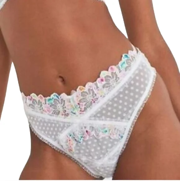 For Love & Lemons White Floral Panty & Garter Belt For Love & Lemons White Floral Panty & Garter Belt